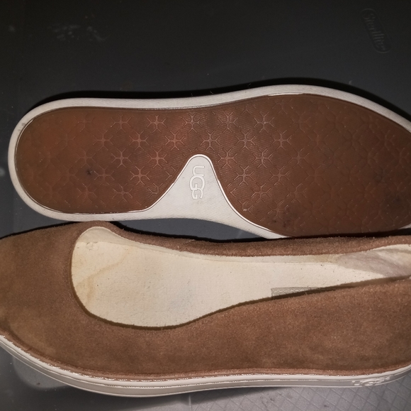 Ugs - Picture 2 of 3